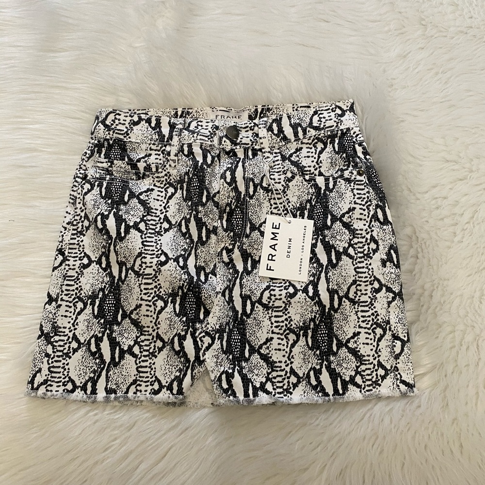 NEW wTag-FRAME Python Print Denim Mini Skirt 24 - Picture 2 of 3
